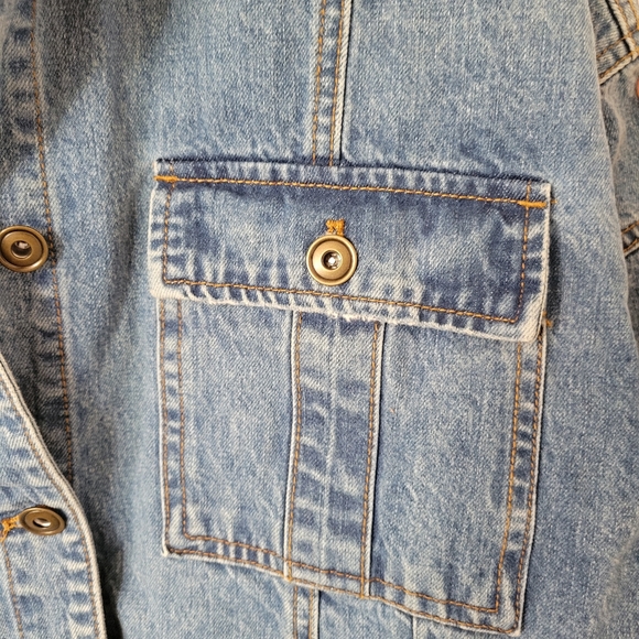 A LOVE A Oversized Cropped Jean Jacket - Picture 9 of 9